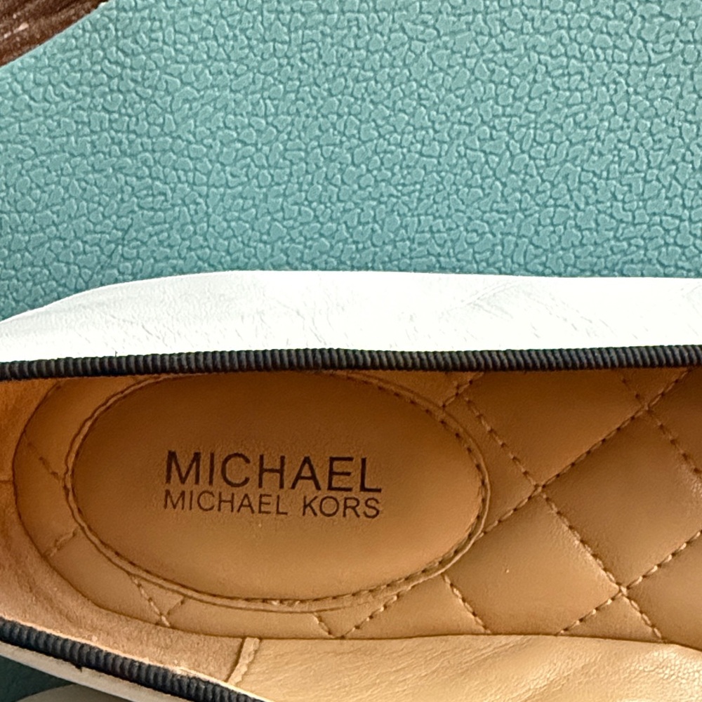 MICHAEL Michael Kors White Leather Ballet Flats with Black Patent Cap Toe - Picture 2 of 6